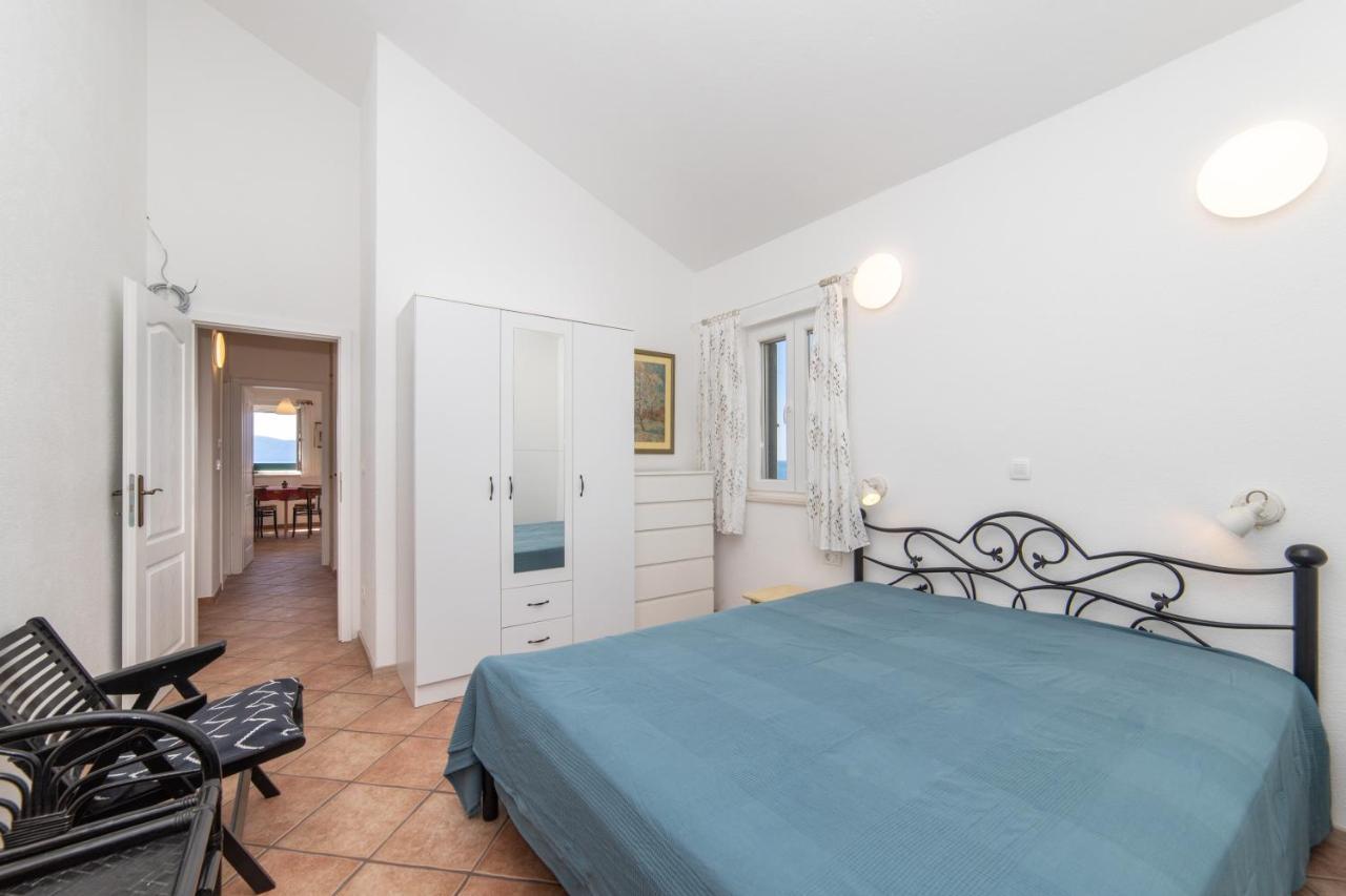 Malena Apartment Brist